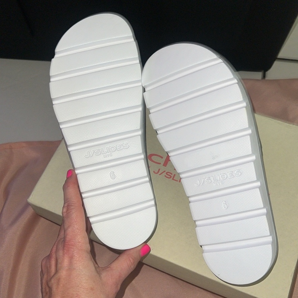 J/Slides Grey EVA Stud Beach Slides with Diamond Quilted Pattern Size 6 - Picture 5 of 6